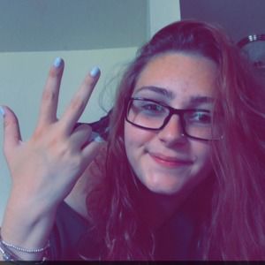 Meet your Posher, Chloe